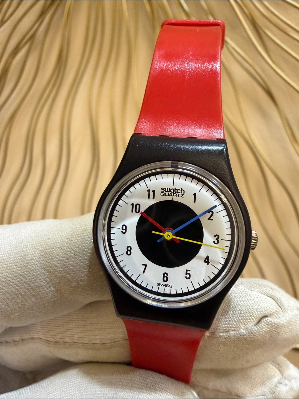 Vintage 1984 Swatch Chrono Tech LB104 Kids Watch Red Rubber Band Swiss Made